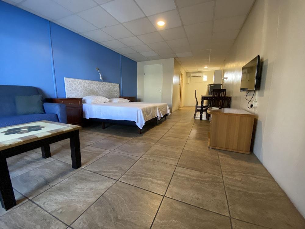Aruba Blue Village Hotel And Apartments Palm Beach Bagian luar foto