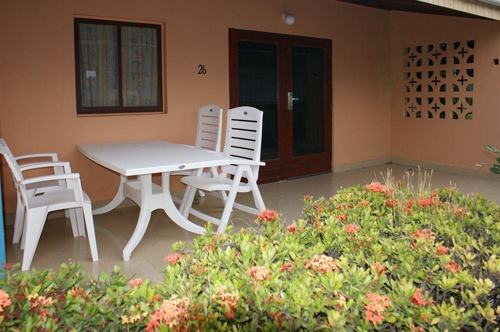 Aruba Blue Village Hotel And Apartments Palm Beach Bagian luar foto