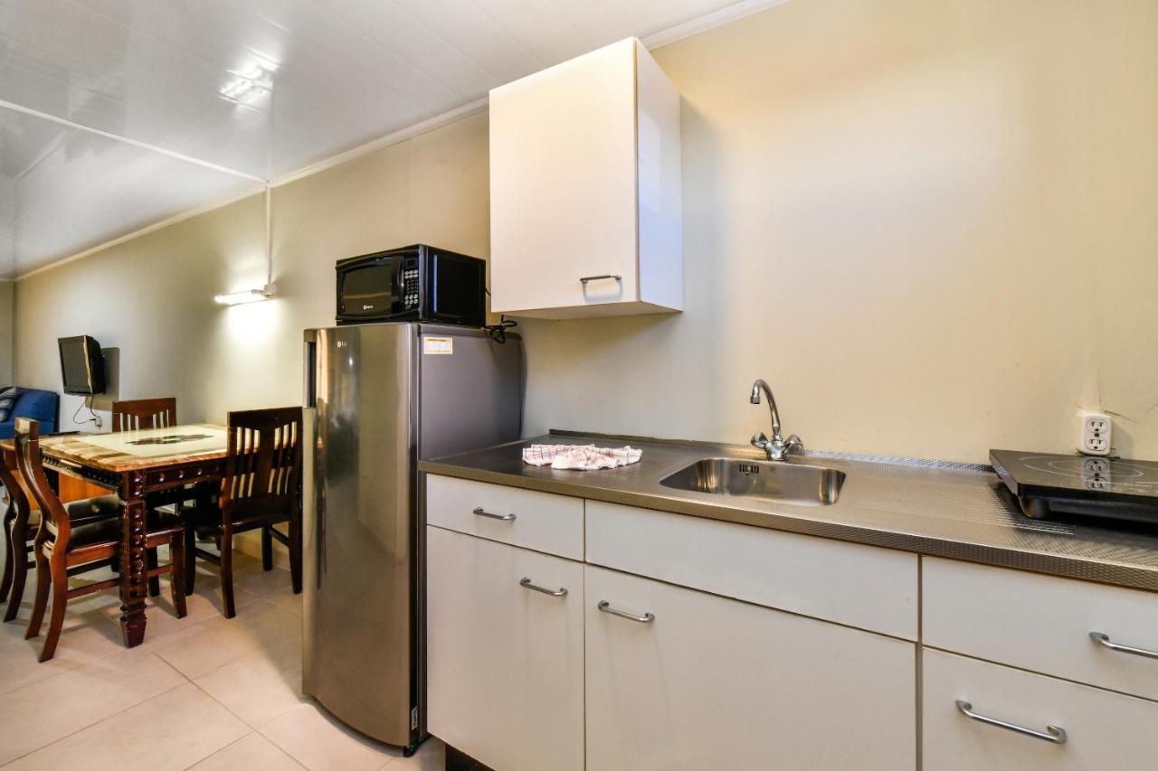 Aruba Blue Village Hotel And Apartments Palm Beach Bagian luar foto