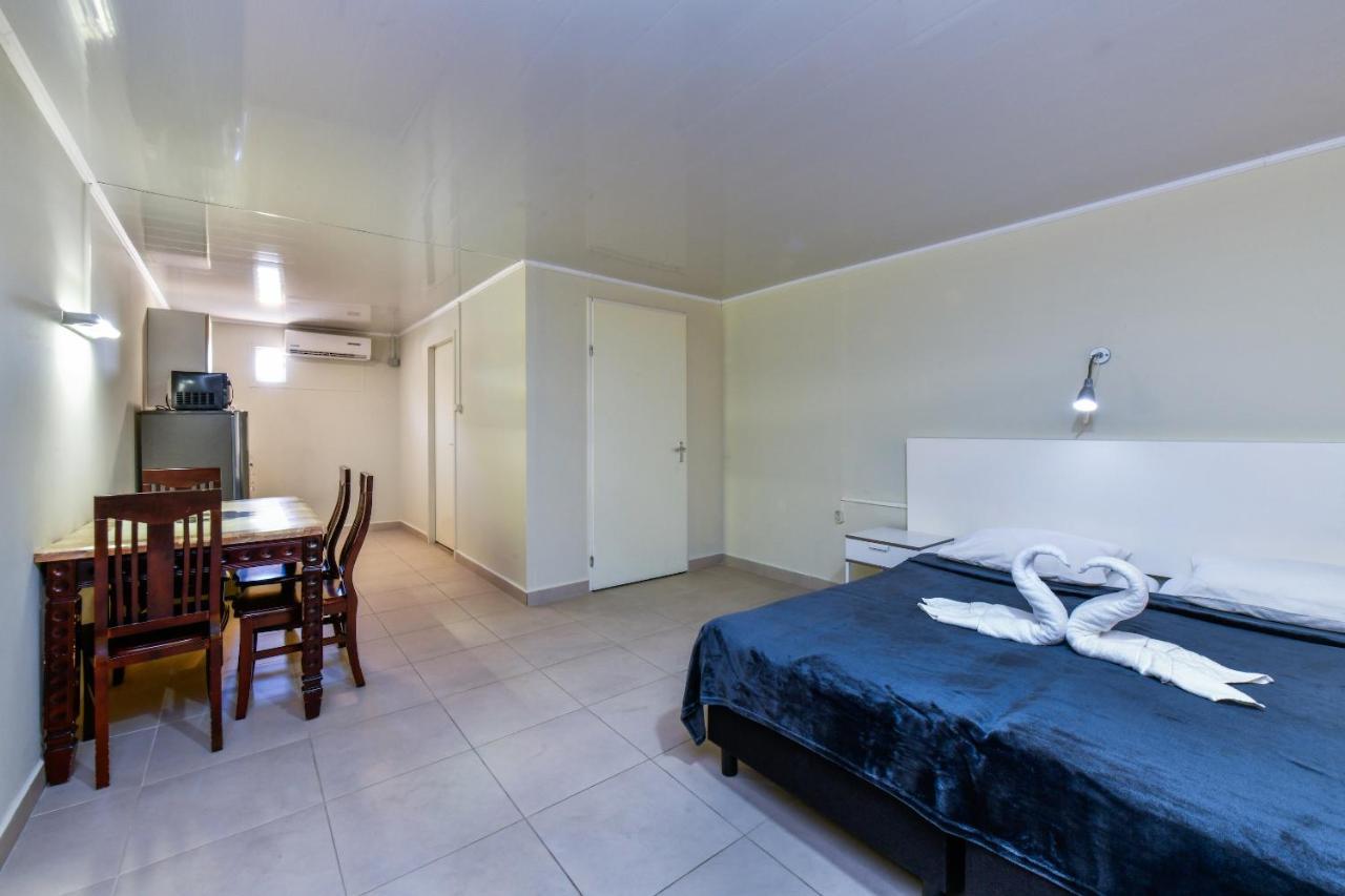 Aruba Blue Village Hotel And Apartments Palm Beach Bagian luar foto