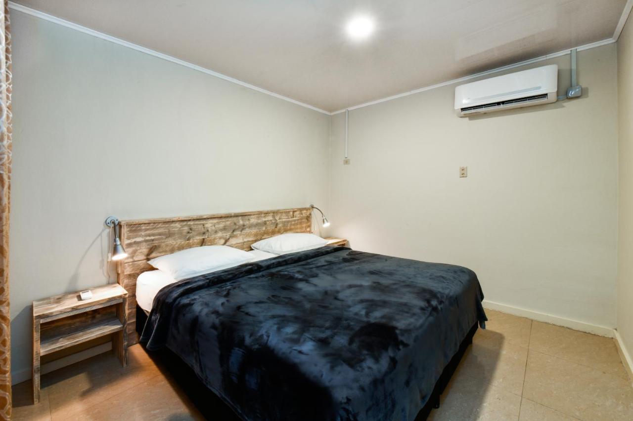 Aruba Blue Village Hotel And Apartments Palm Beach Bagian luar foto