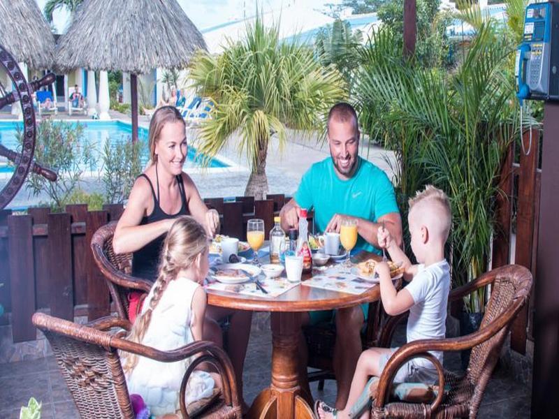 Aruba Blue Village Hotel And Apartments Palm Beach Bagian luar foto